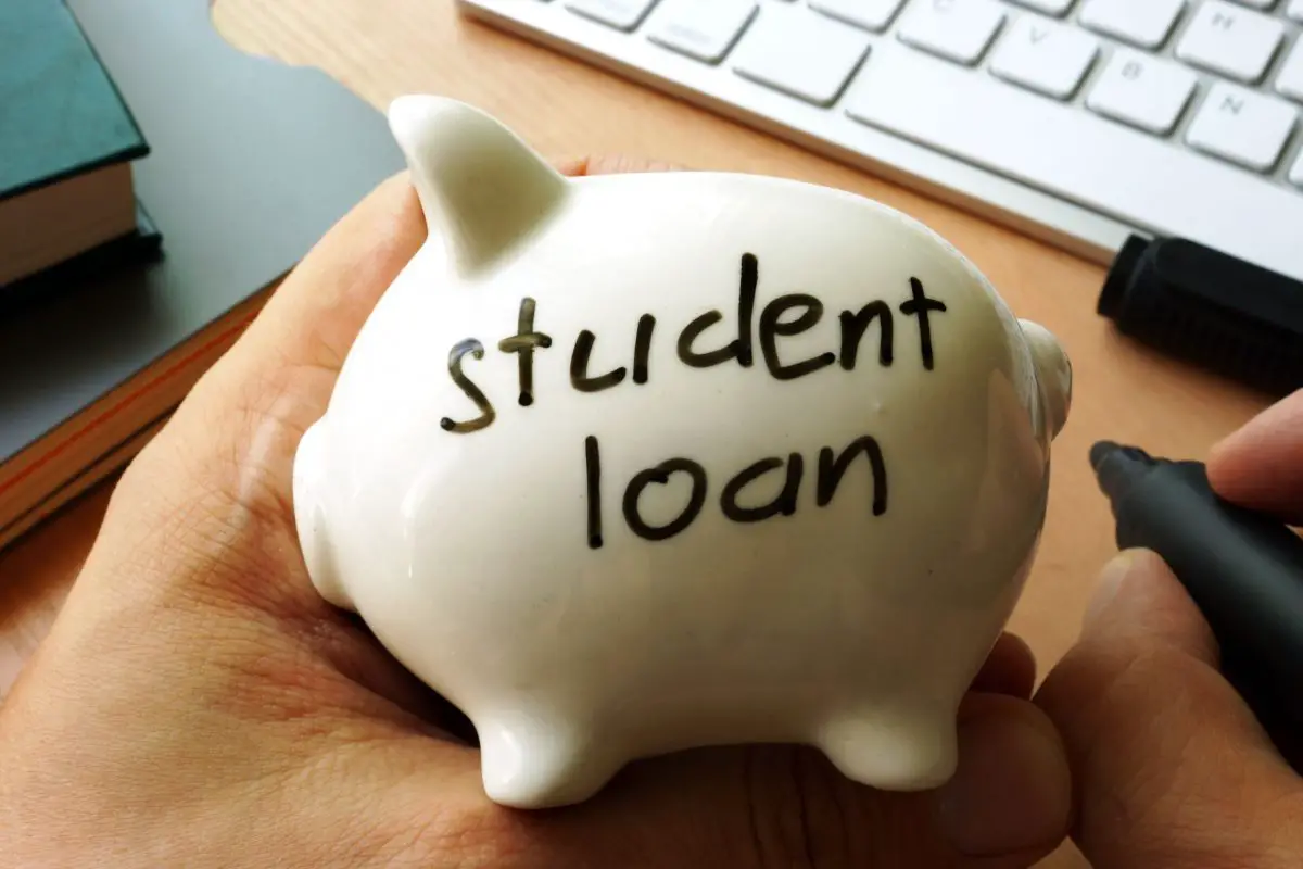 Tips to Pay Back Your Student Loans